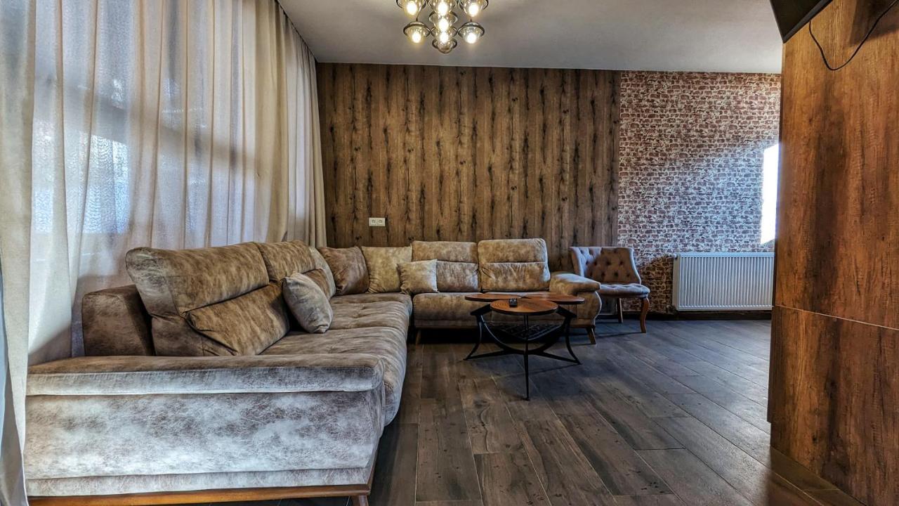 7 In Chalet Bakuriani