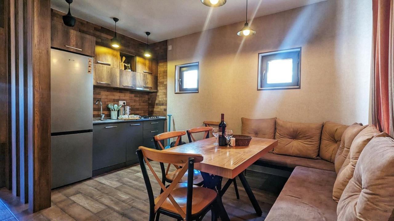 7 In Chalet