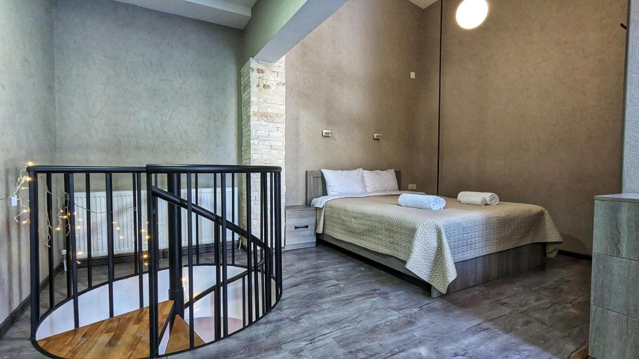 7 In Chalet